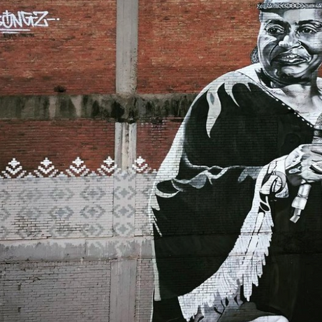 Team regrouping at Enmore Park after a flexible city walk