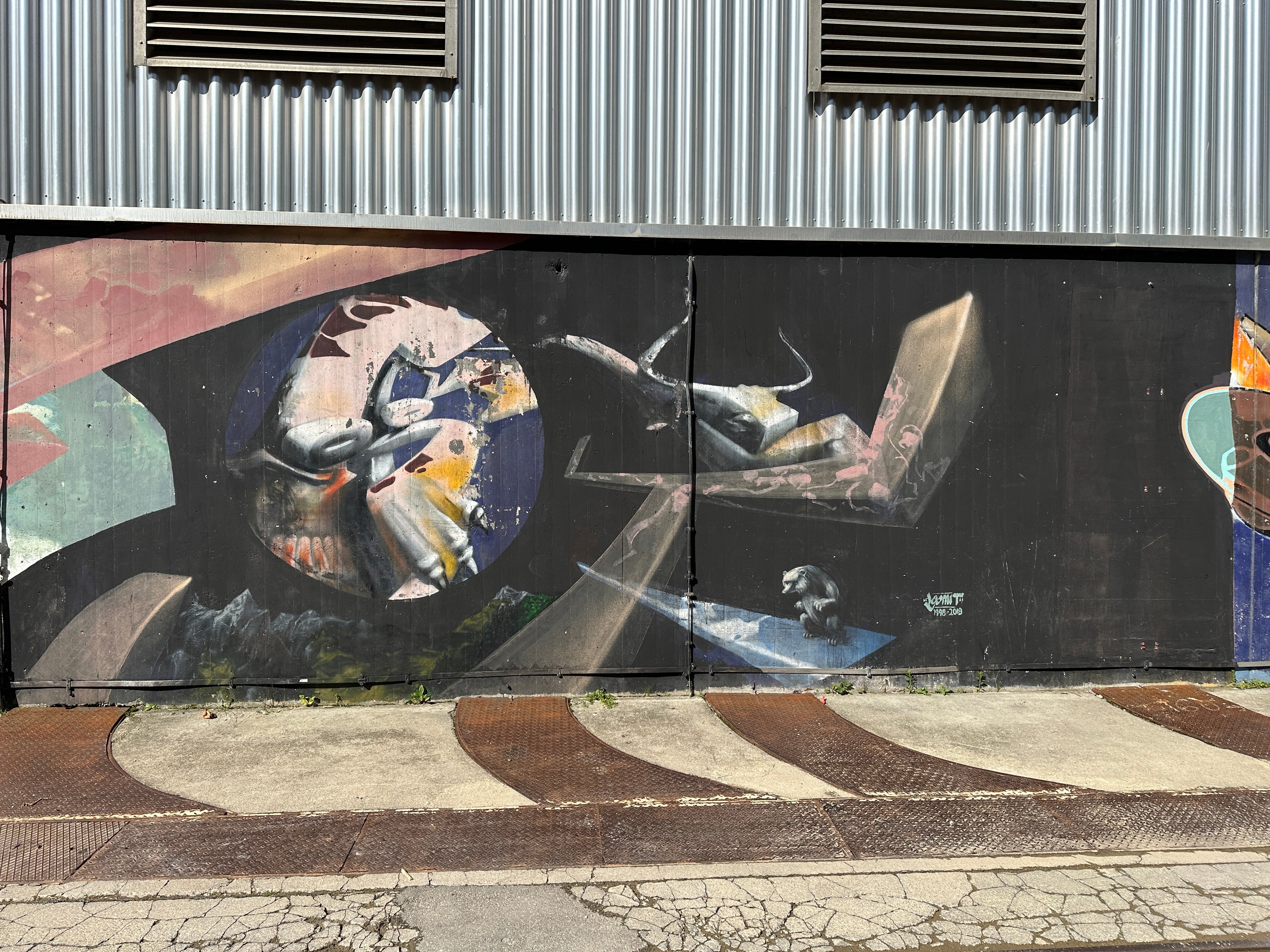 Class Trip Munich Street Art Tour — small teams exploring Werksviertel-Mitte with the app