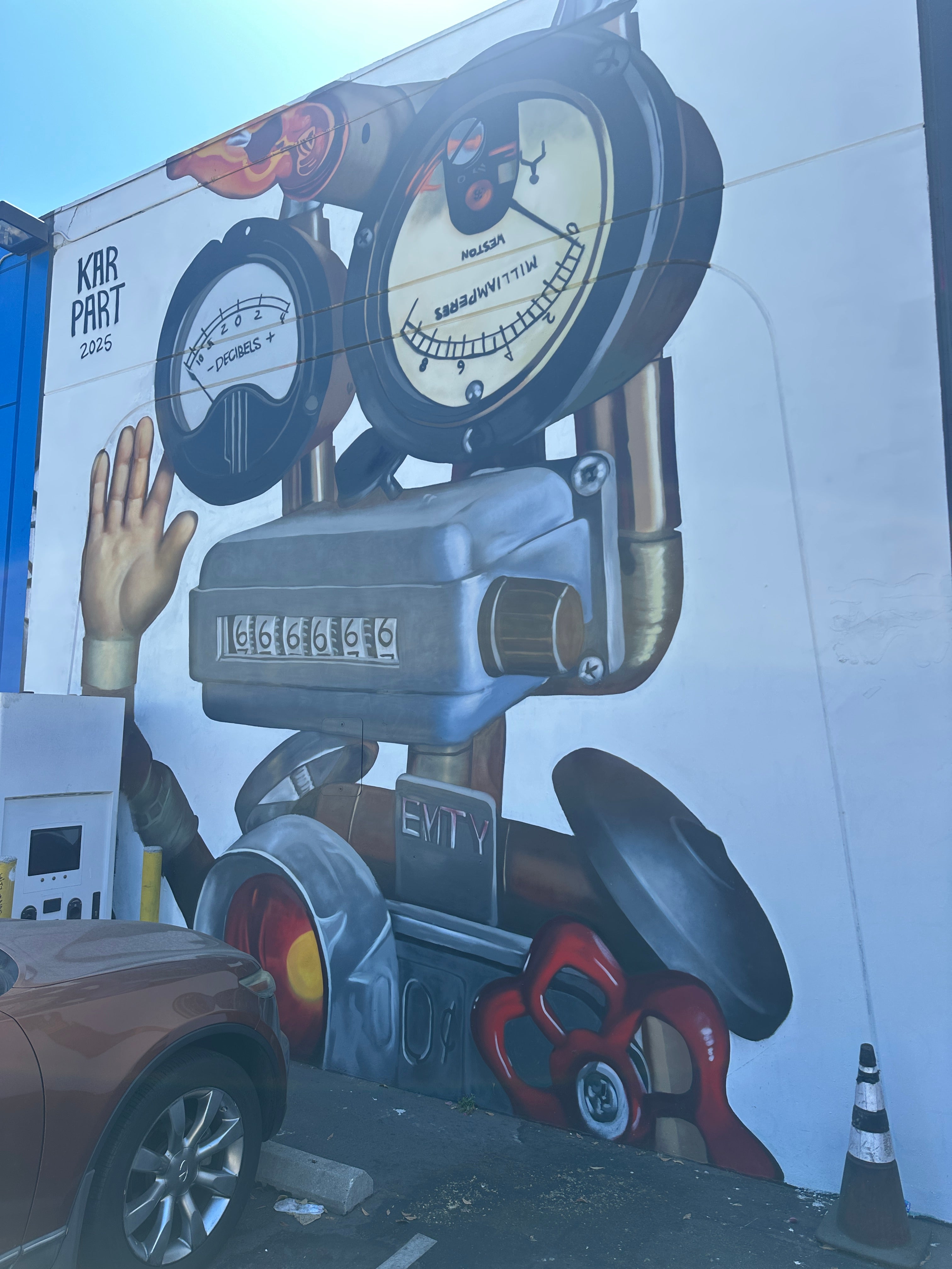 Class Trip Los Angeles Street Art Tour — students answering prompts on their own devices