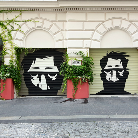 Class Trip Vienna Street Art Tour — spotting stencil details on Gumpendorfer Straße