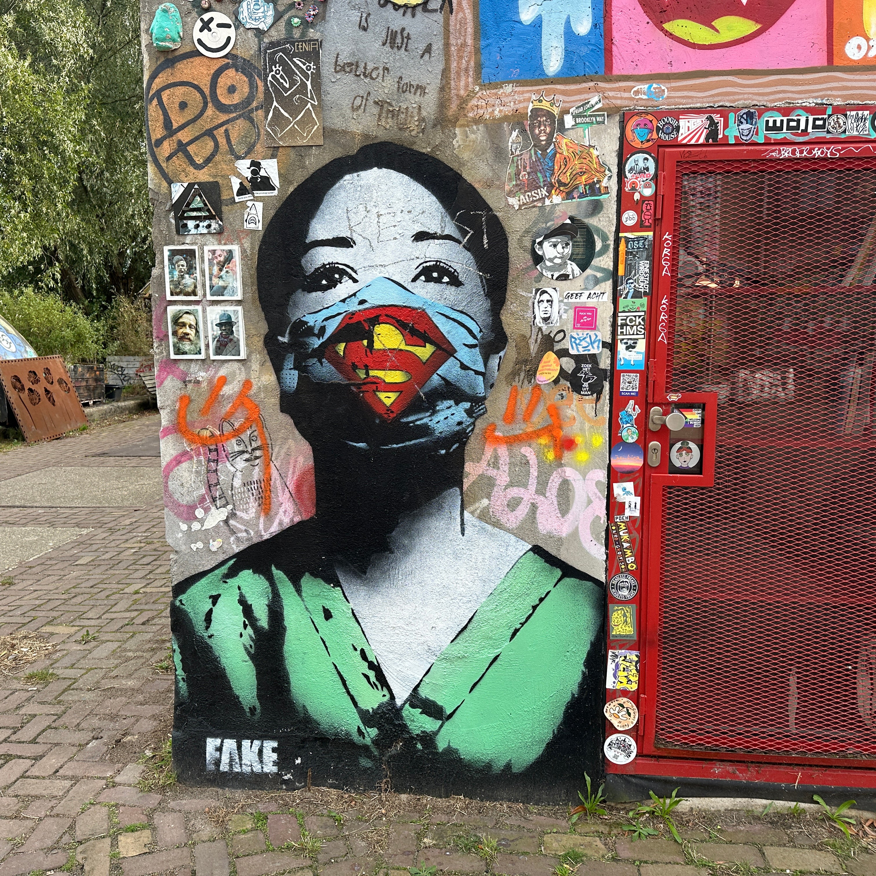 Close-up of geometric patterns by Mr. June on the Street Art Tour Amsterdam route