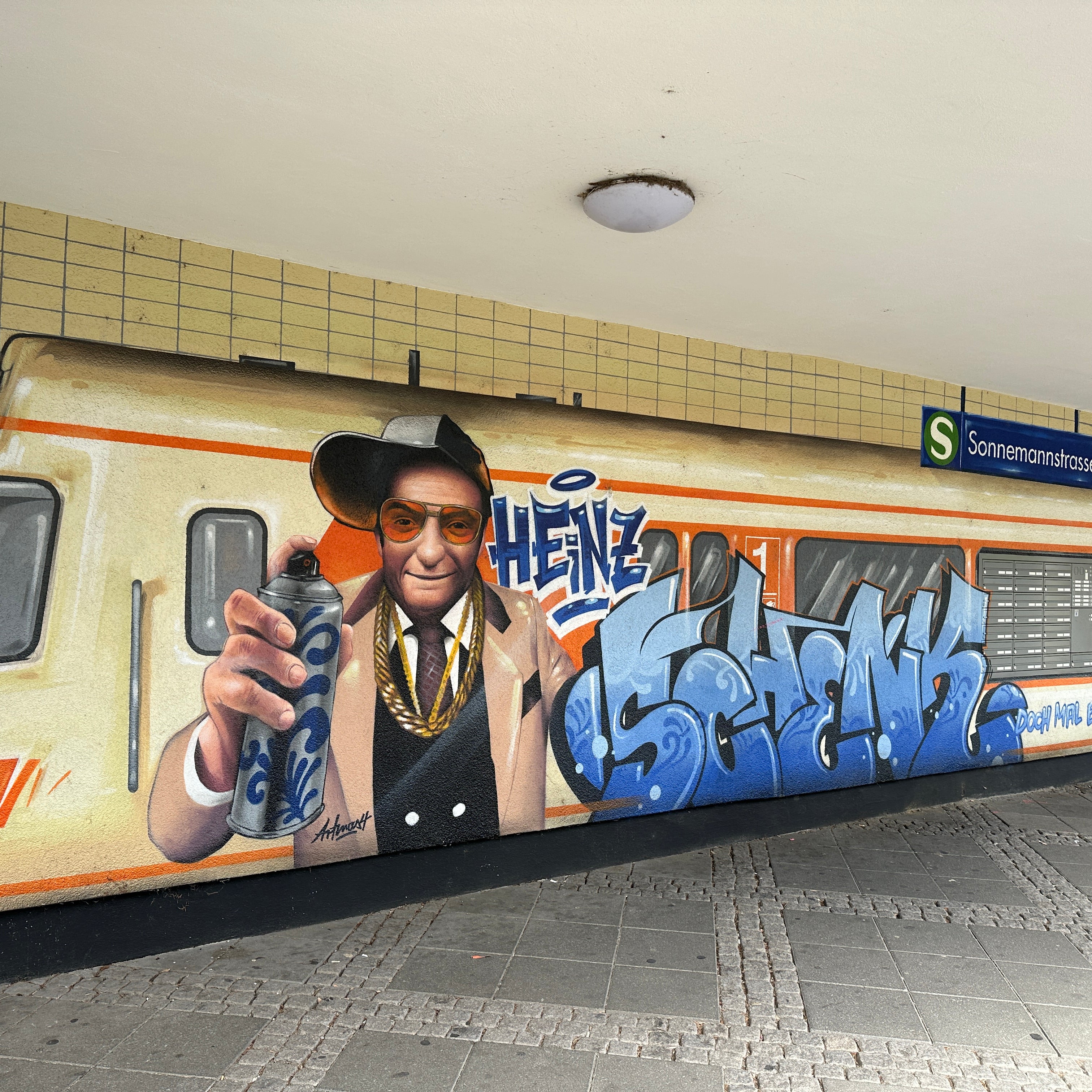 Team selfie with skyline backdrop near Osthafen during an Interactive Street Art Tour Frankfurt