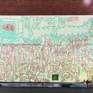 Class Trip Adelaide Street Art Tour — students answering prompts on their own devices