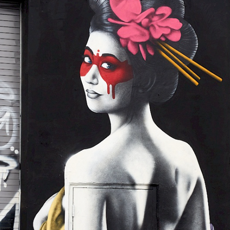 Miami Team Building Street Art Walk — international team discovering textures on side streets