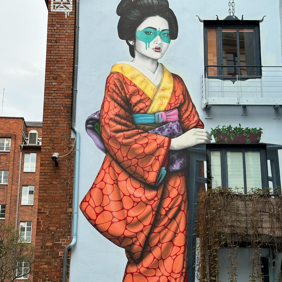 Class Trip Berlin Street Art Tour — teacher check-out with teams gathered near Revaler Straße