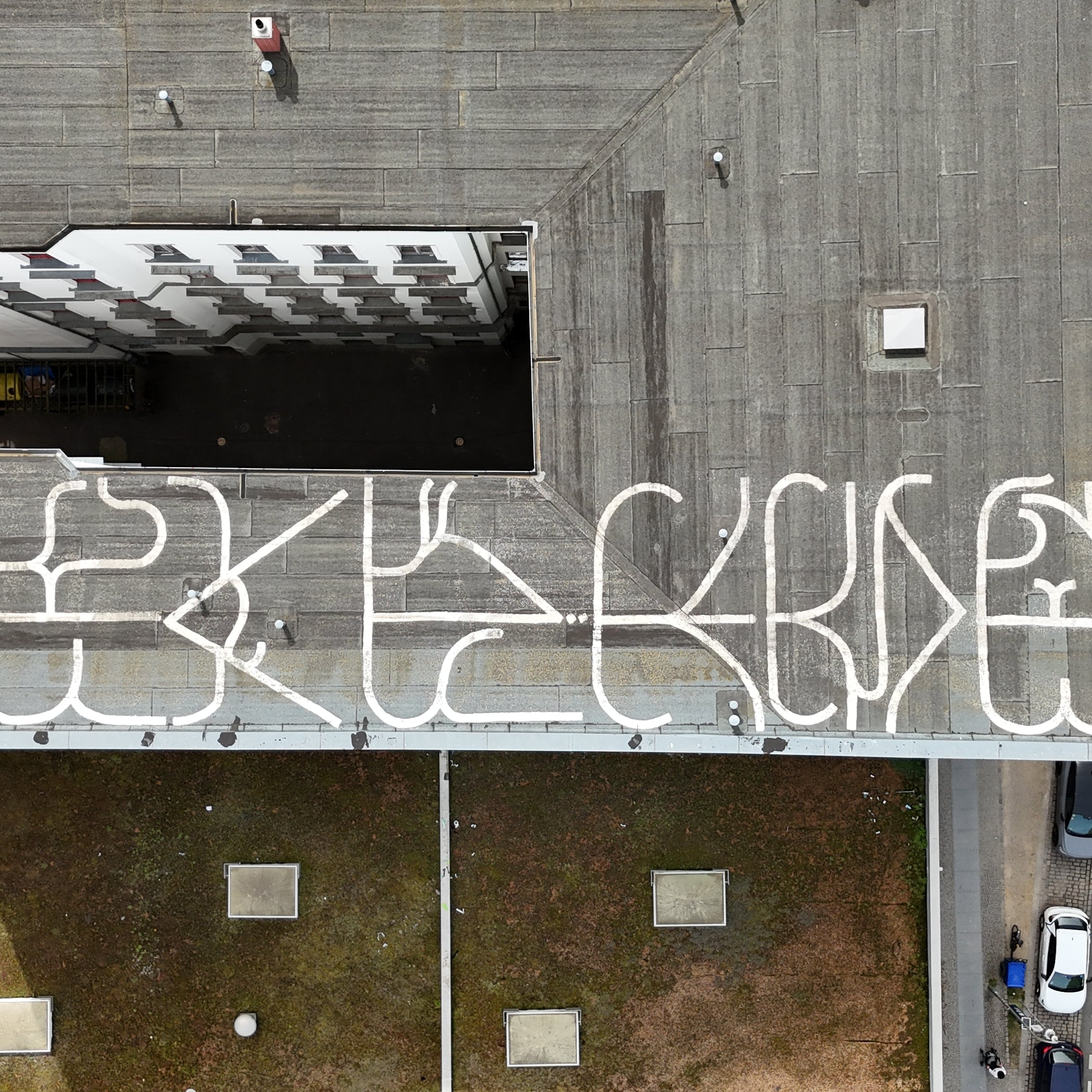 Class Trip Berlin Street Art Tour — students answering prompts on their own devices