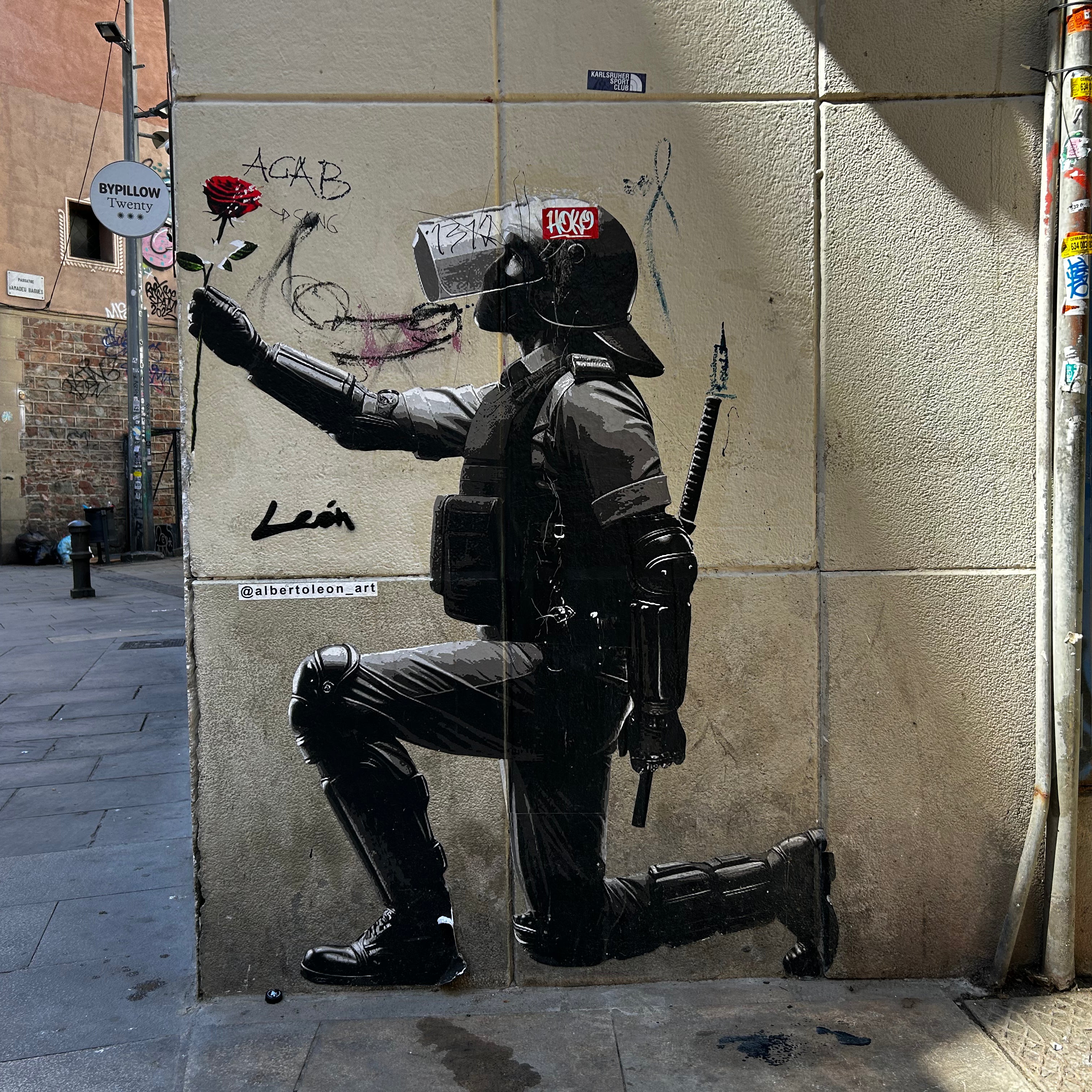 Barcelona Team Building Street Art Walk – team exploring colorful murals in El Raval, Barcelona